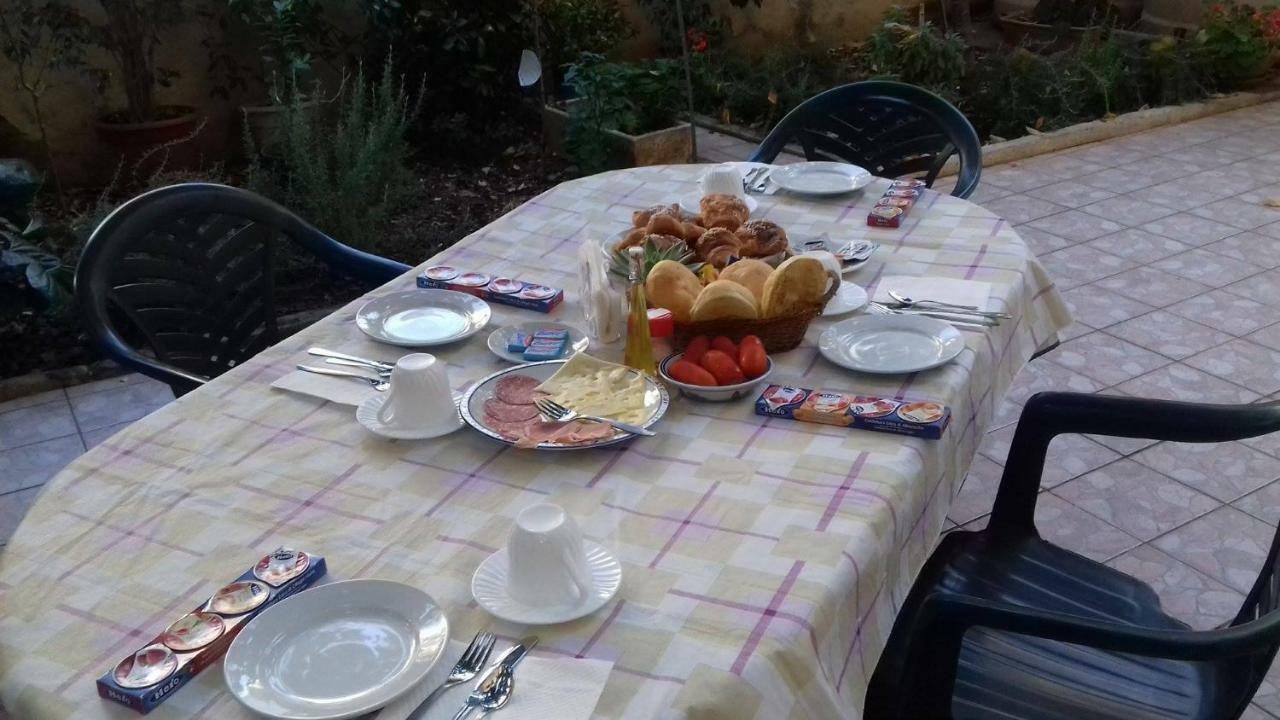 Bed And Breakfast Hibiscus Alghero Exterior photo